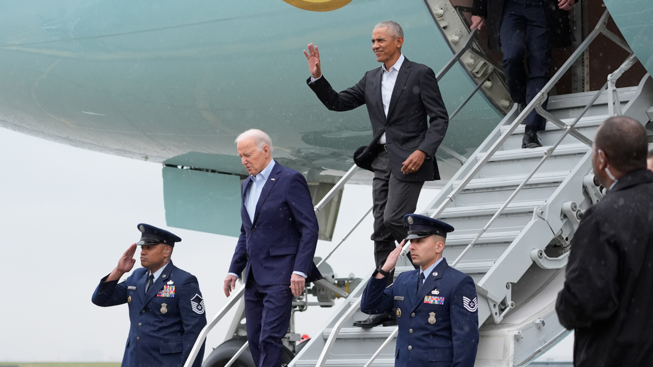 Biden, Obama arrive in New York ahead of fundraiser