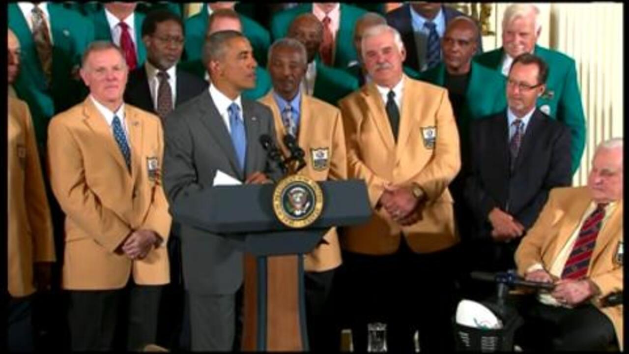 President Obama meets with 1972 Dolphins - All Photos 