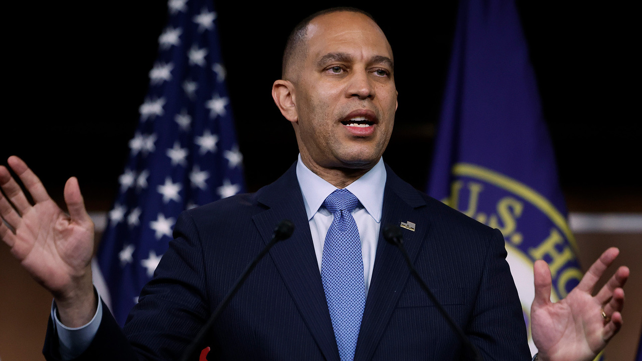 Jeffries: Trump ‘lying’ about not signing a national abortion ban ...