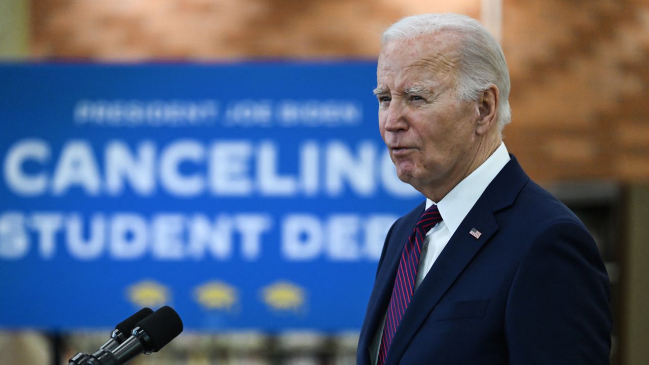 Biden will email 153,000 student loan borrowers: I’m canceling your debt