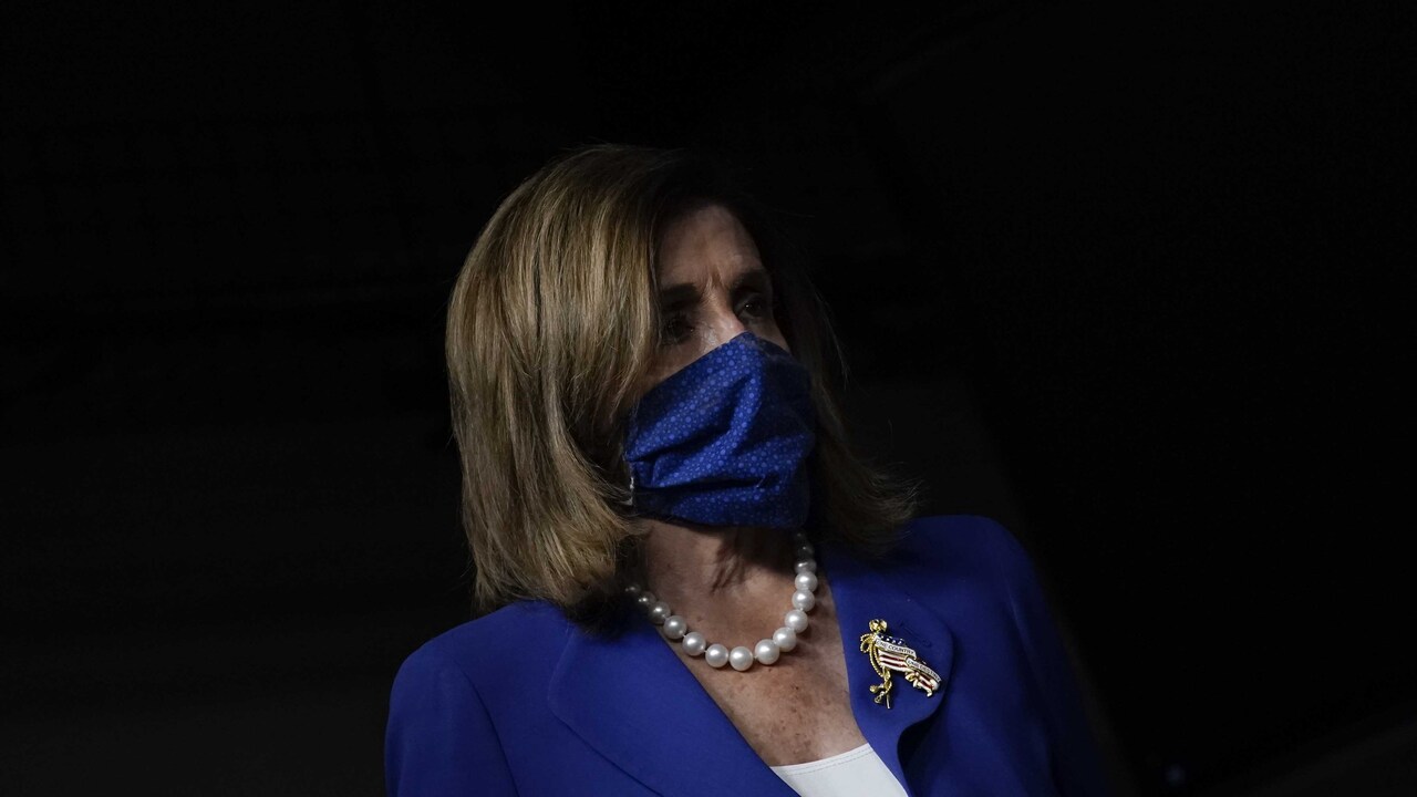 Pelosi mandates wearing masks on the House floor