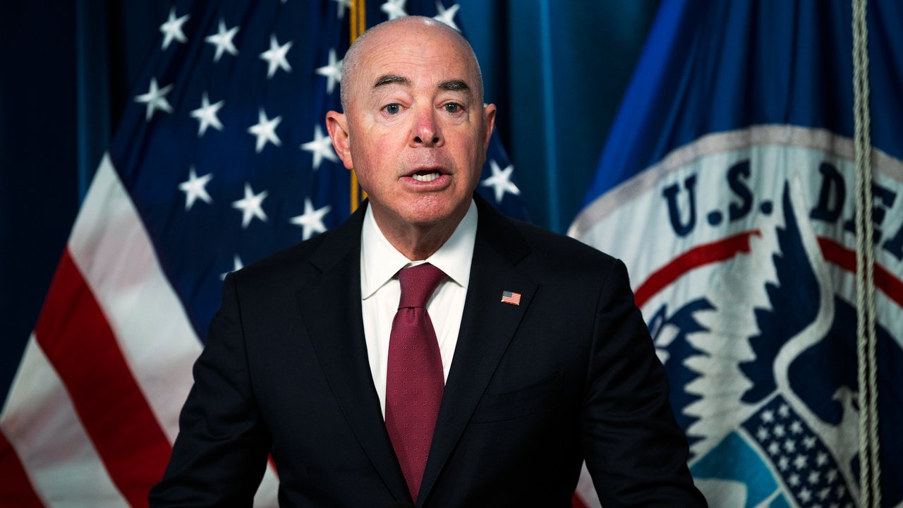 Mayorkas warns of 'tougher consequences' at border after Title 42 ends ...