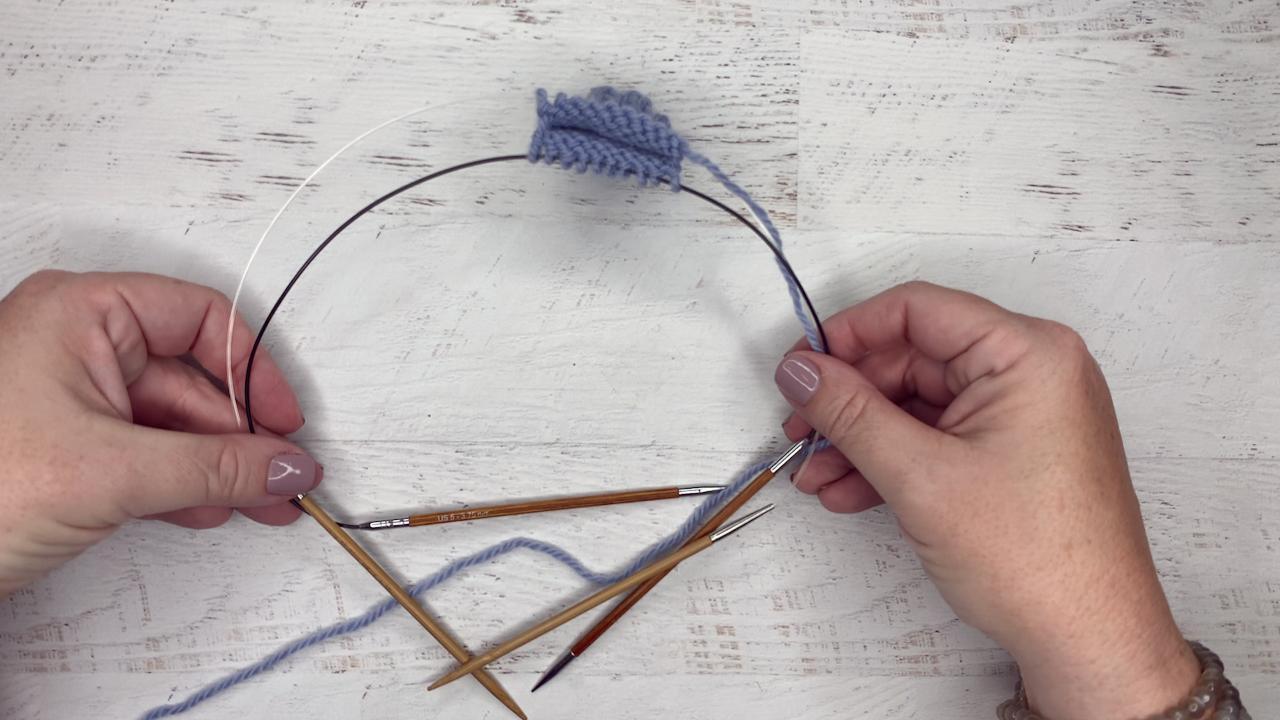 VIDEO TUTORIAL: How to Knit in the Round with Studio Knit on    Circular knitting patterns, Circular knitting needles, Circular knitting