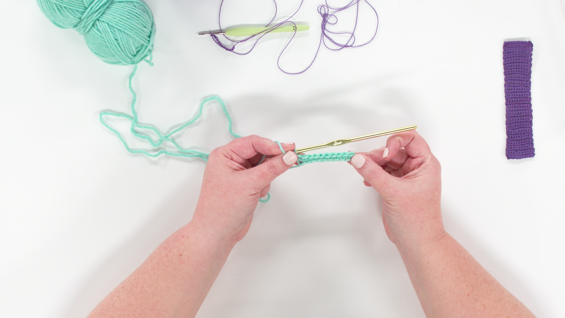 Working Single Crochet into Foundation Chain