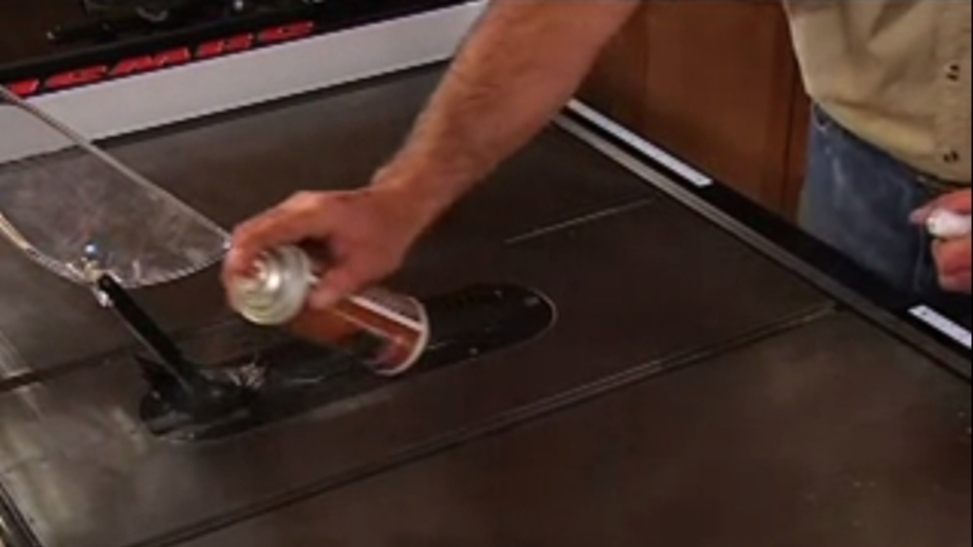 How to Lubricate a Table Saw  WoodWorkers Guild of America