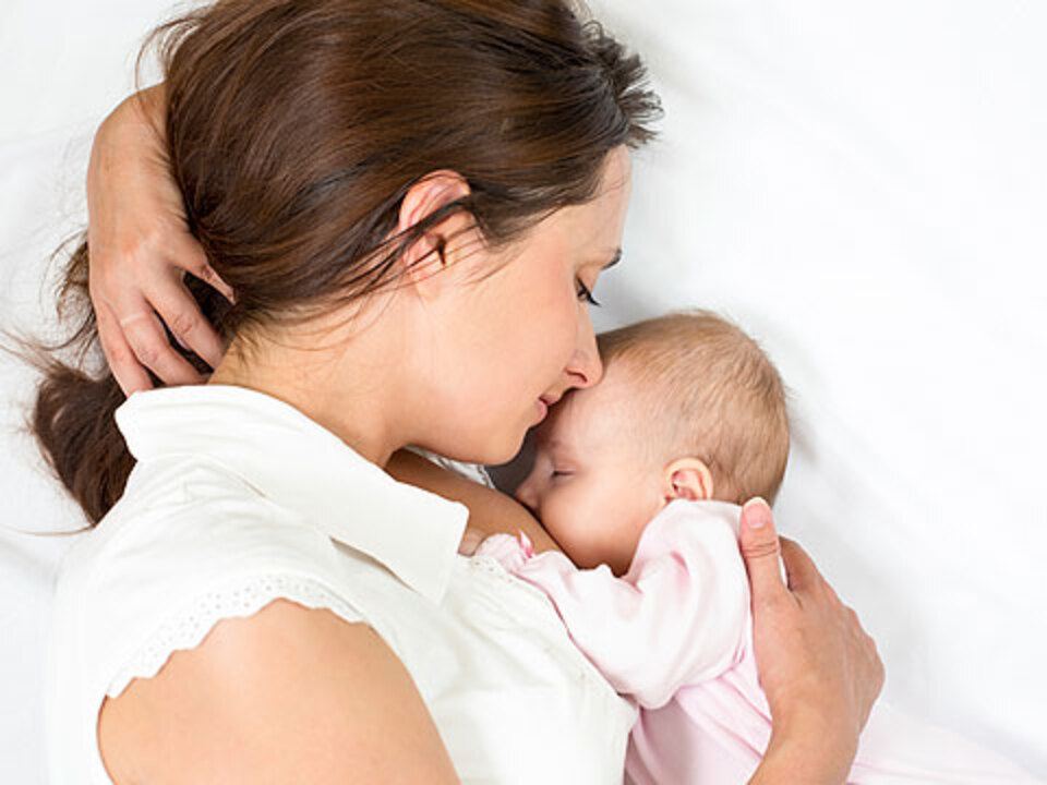 6 Ways That Show How Breastfeeding Benefits Mom's Health