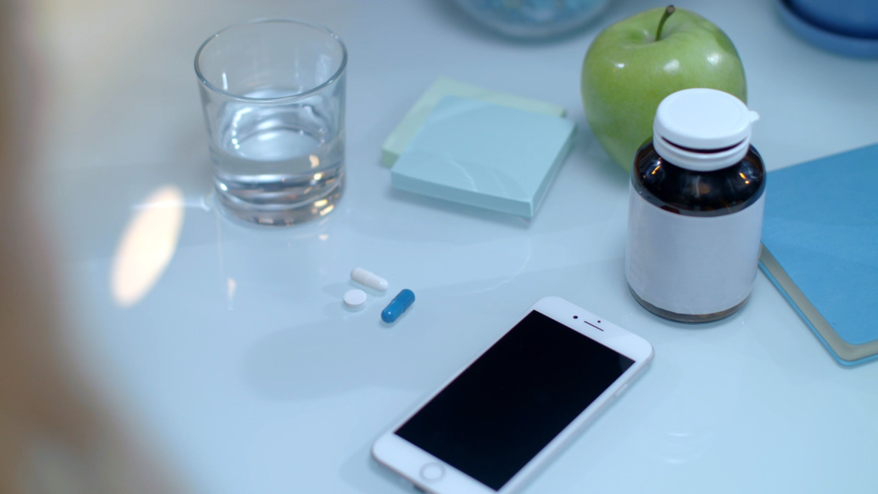 6 tips to keep a consistent medication routine