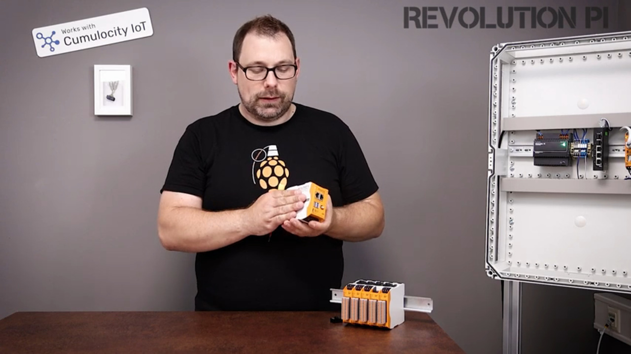 The Industrial RevPi Connect 4, powered by the Raspberry Pi Compute Module 4