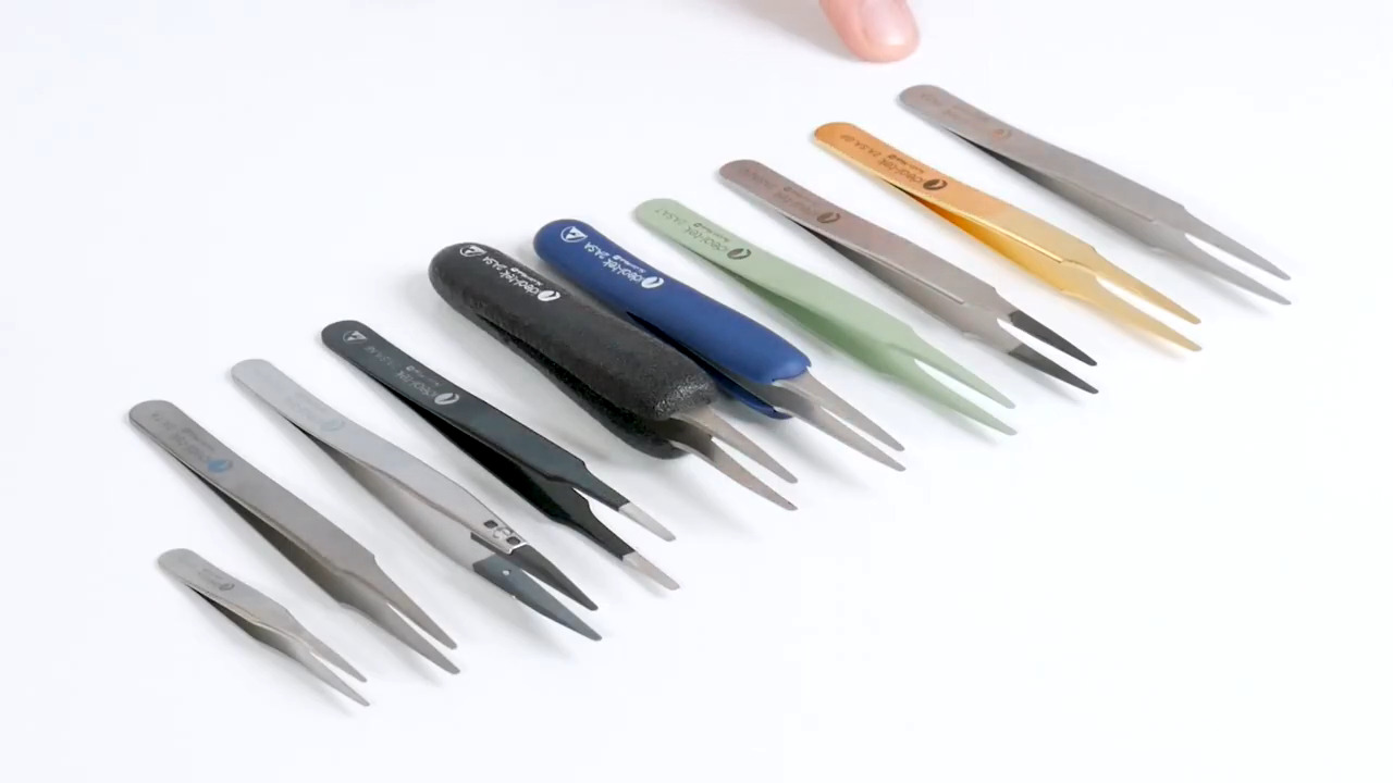 What is the International Tweezer Style?