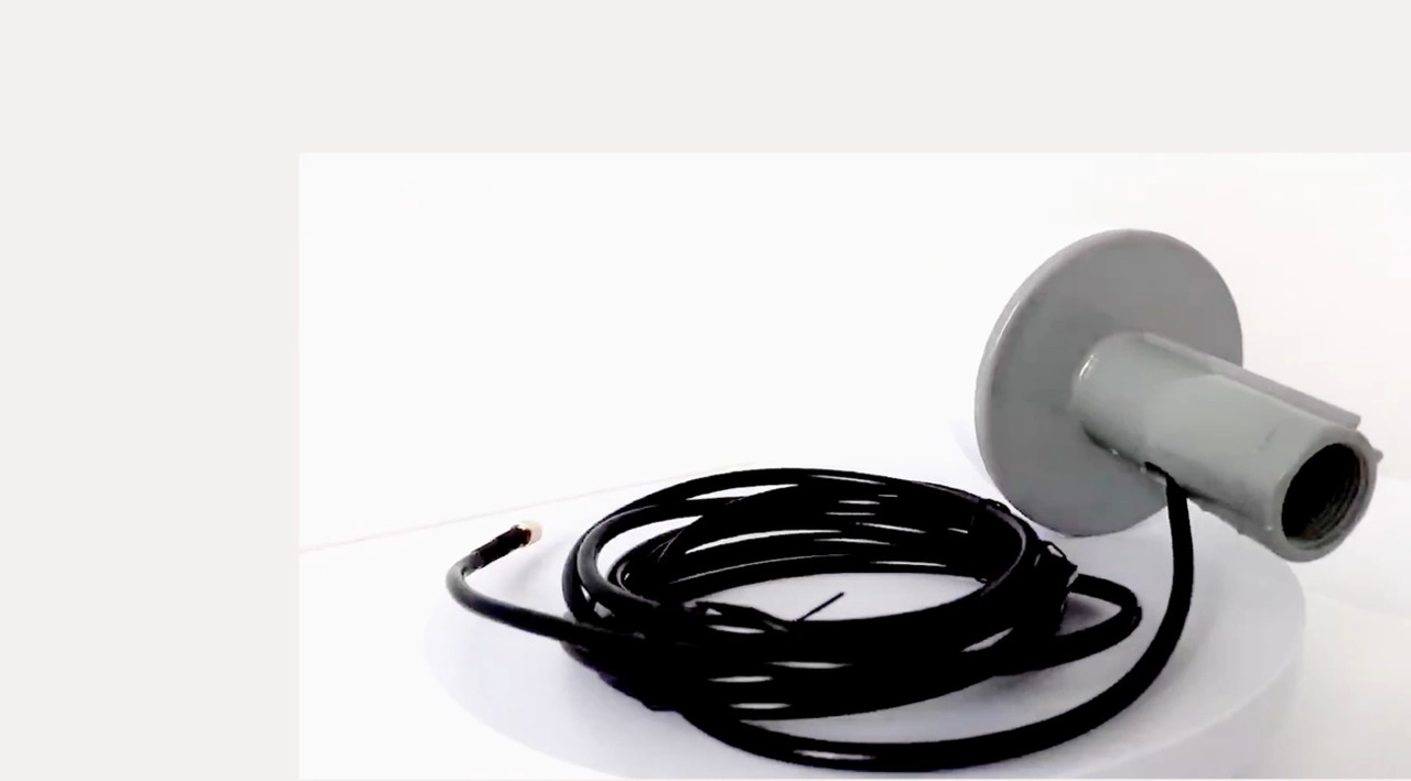 The Rotation Table Video of AN_GPS_A005 showing appearance and connectors