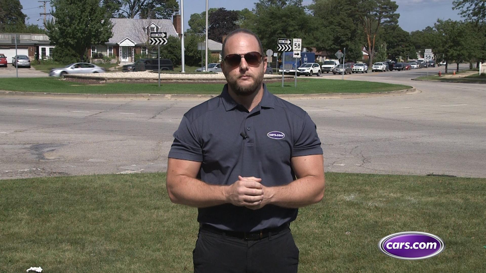 Scott Ritchie Roundabouts How to Drive in a Roundabout | Videos | Cars.com