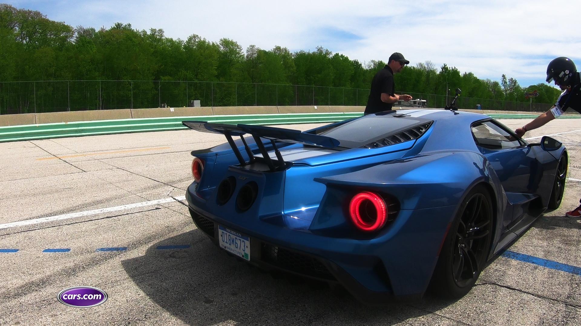 We Take a Hot Lap in the 2018 Ford GT — Cars.com