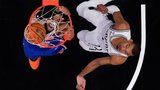 Knicks’ Towns drives past Wembanyama, throws down vicious slam