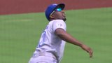 Blue Jays’ Sanchez loses track and drops routine fly ball
