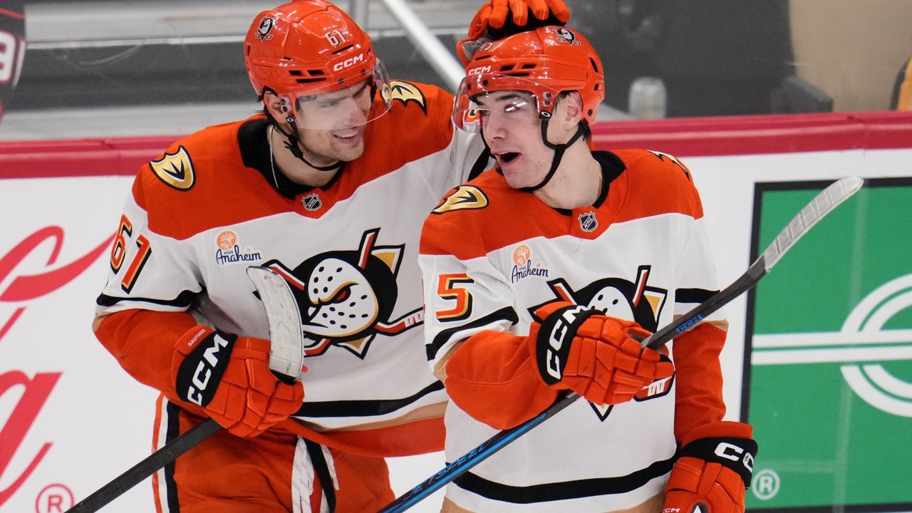 Teams set NHL record with four tying goals in final seconds