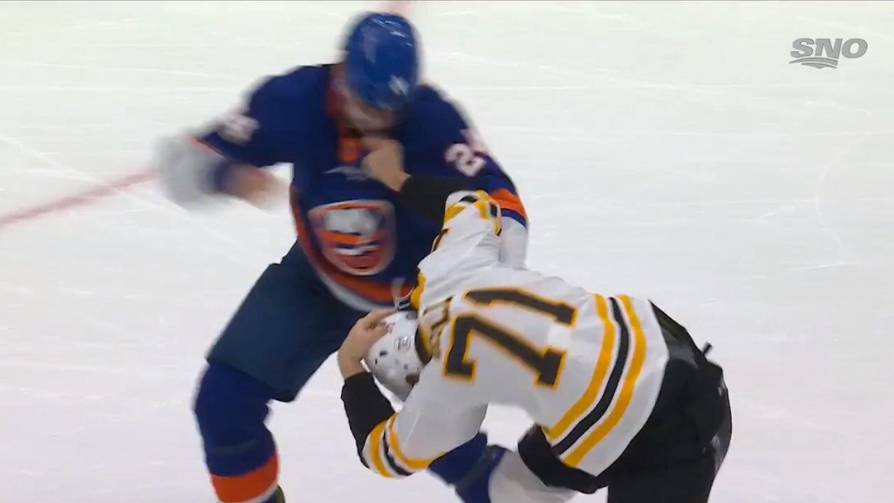 Hall surprisingly fights Mayfield early in Game 4