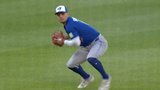 Blue Jays’ Giménez makes an outstanding defensive play for the out