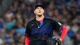 Schneider says Hoffman shouldn’t ‘be remembered for one pitch’ after Twins deal