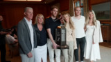 Oilers’ McDavid gets surprised with Ted Lindsay Award while golfing