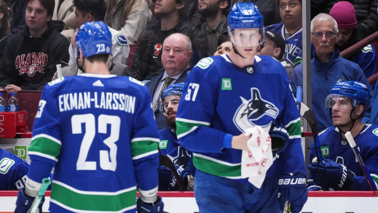Canucks beat Ducks in OT for 7th straight win under Boudreau - Red