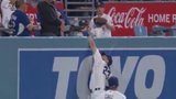 Dodgers’ Tucker makes leaping catch to rob Nationals from home run