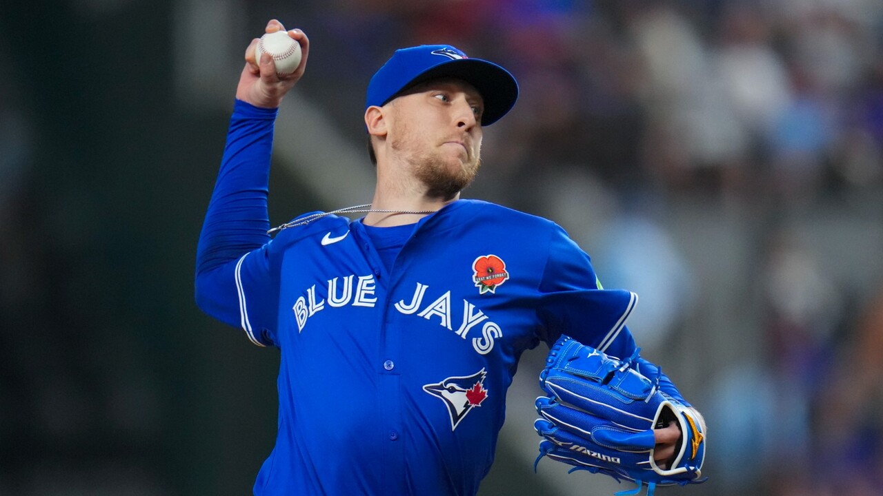 Caleb Joseph takes on Jeff Hoffman at Blue Jays' Trajekt hitting lab