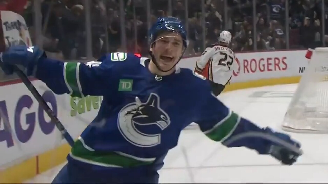 Kuzmenko nets first NHL hat trick as Canucks down Ducks