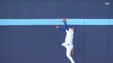 Blue Jays’ Straw brings back homer with leaping grab over the wall
