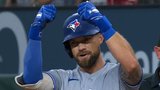 Blue Jays play smallball to put together big rally vs. Rangers