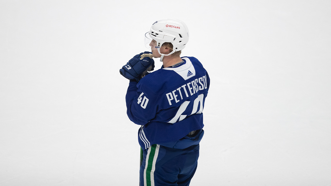 Reports: Canucks sign stars Elias Pettersson, Quinn Hughes to new