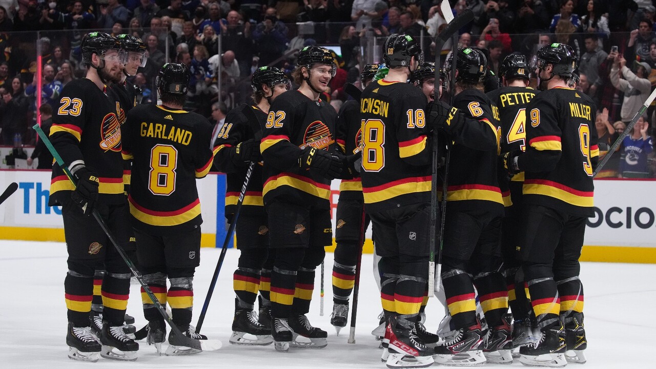 Vancouver Canucks right wing Alex Chiasson (39) plays against the