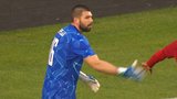 Crepeau comes up big for Canada with remarkable diving save