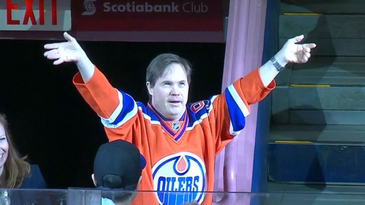 Oilers honour Edmonton sports legend Joey Moss during first game of their  2021 NHL season - 3DownNation