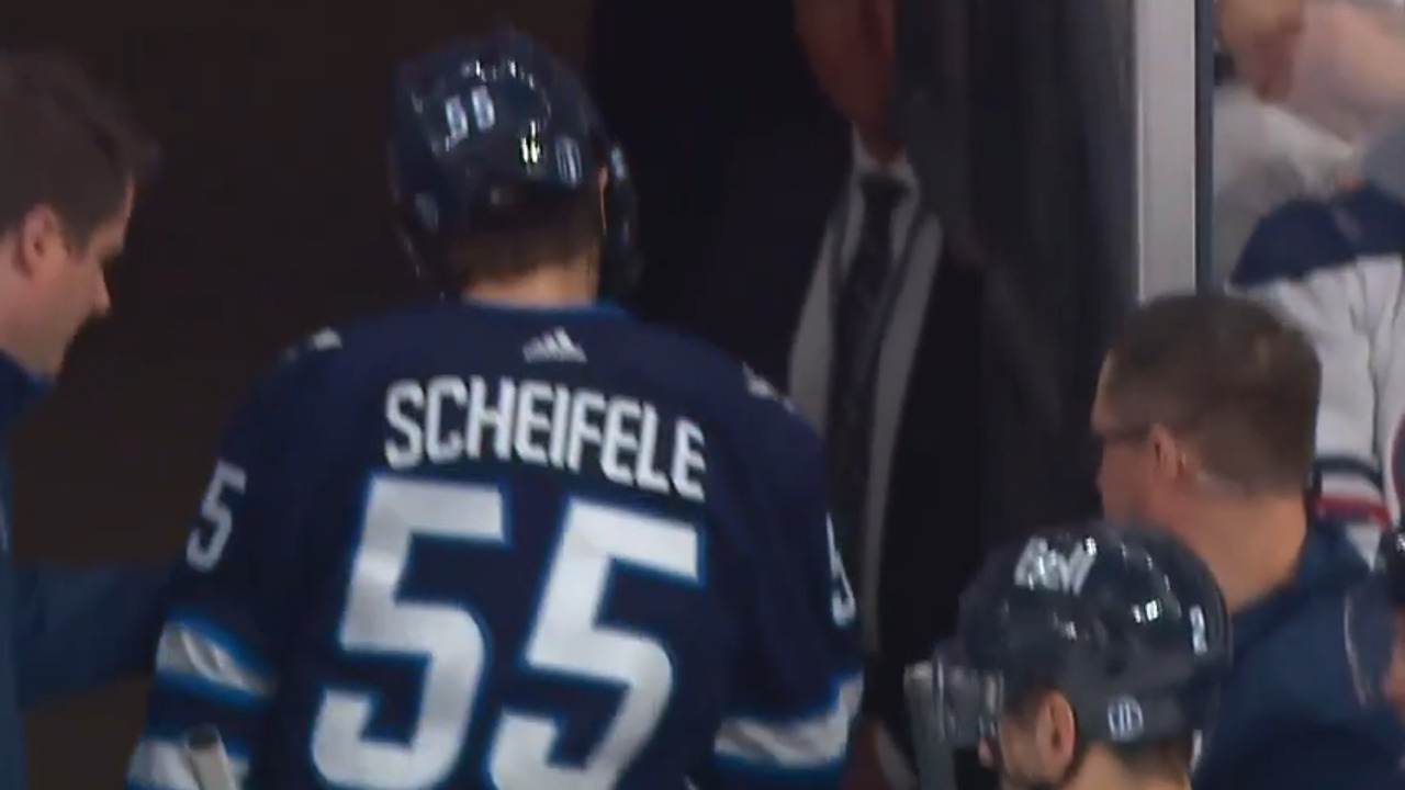 Winnipeg Jets re-sign Mark Scheifele