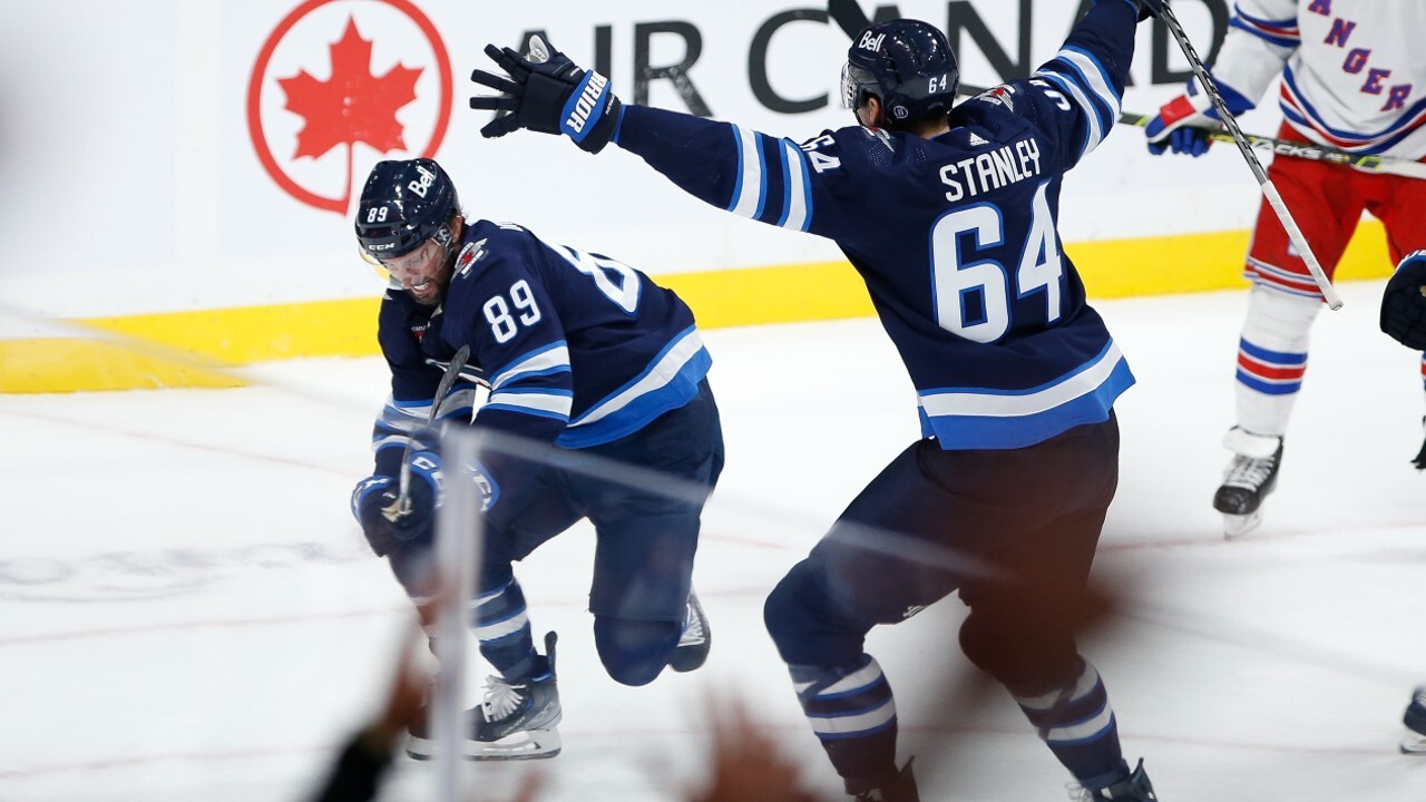 Scheifele scores twice as Jets race by Penguins 4-1