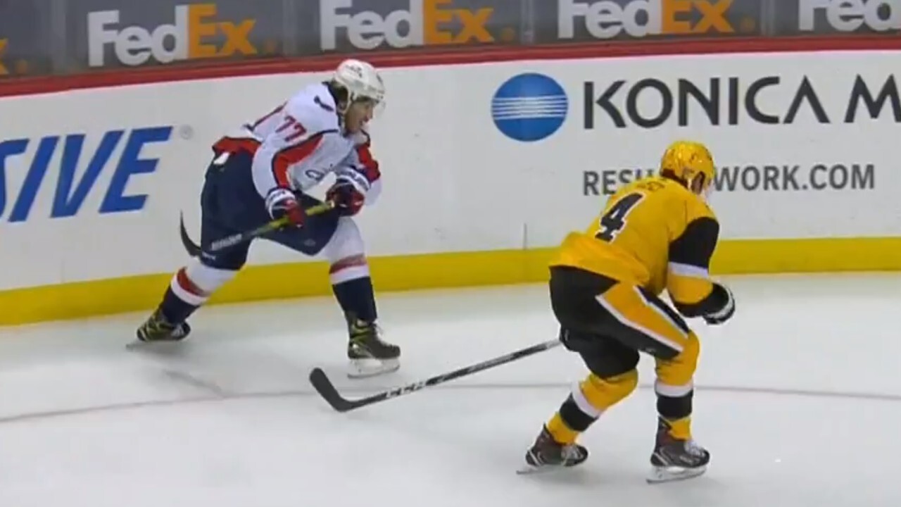 Vrana scores after great backhand feed from Oshie