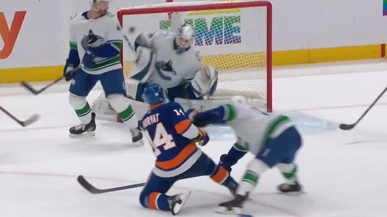 Islanders' Bo Horvat Has First Goal Against Canucks Overturned For