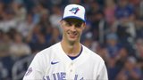 Blue Jays’ Rogers pulls off slick glove flip to get Stott out at first