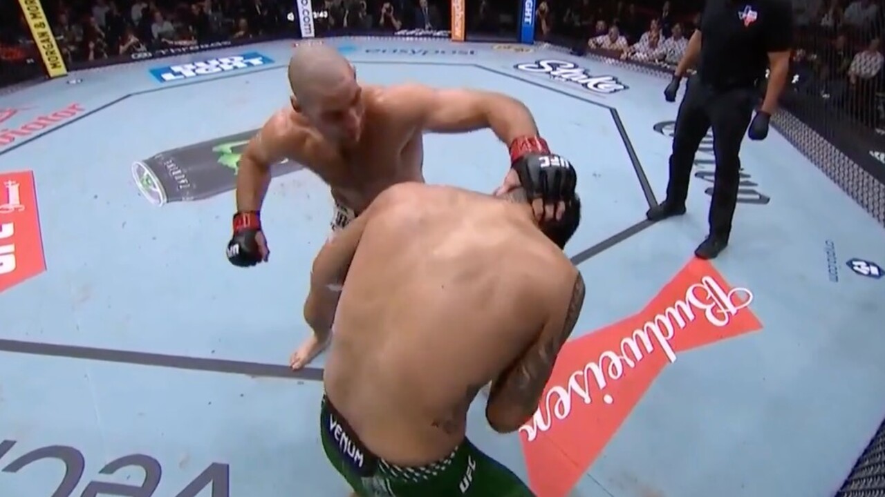 Strickland earns third-round TKO, snaps Hernandez’s UFC win streak