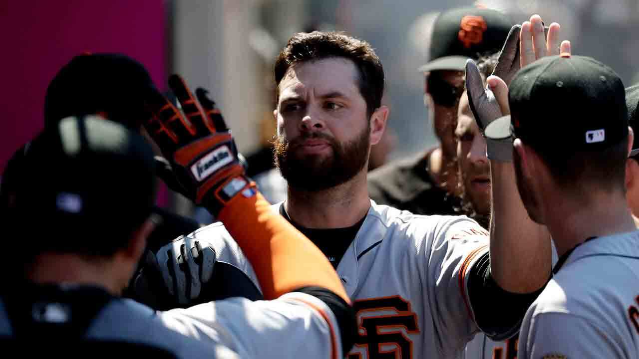 Giants place 1B Brandon Belt on IL with knee issue
