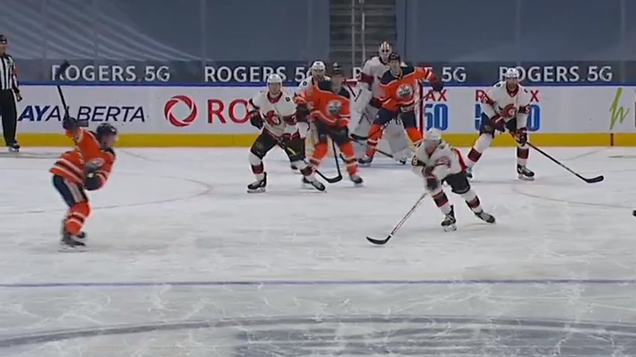 Barrie scores first goal for Oilers with a blast from the point