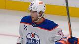 Oilers’ Howard blasts one-timer from distance past Jets’ Comrie