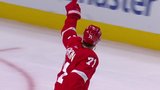 Larkin receives cheers from Red Wings crowd after scoring goal in season debut