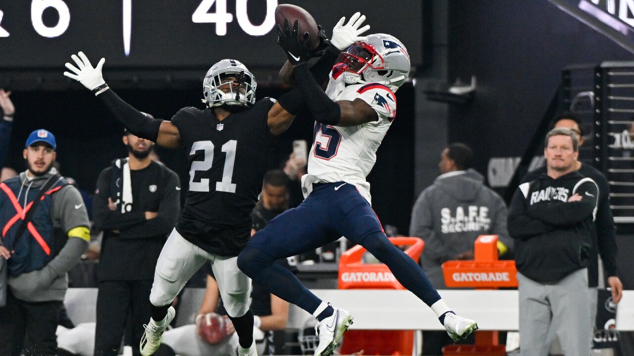 NFL Highlights: Patriots Lose to Raiders With All-Time Blunder on