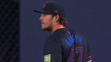 Barger shows off cannon arm in right field for pair of impressive putouts