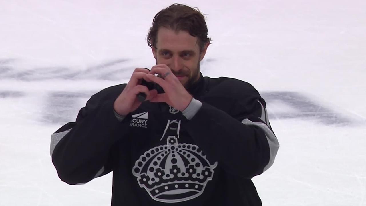 Kopitar gets emotional thanking Kings fans after final home game