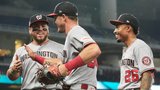 Nationals’ Young scales fence and makes ridiculous catch to turn two