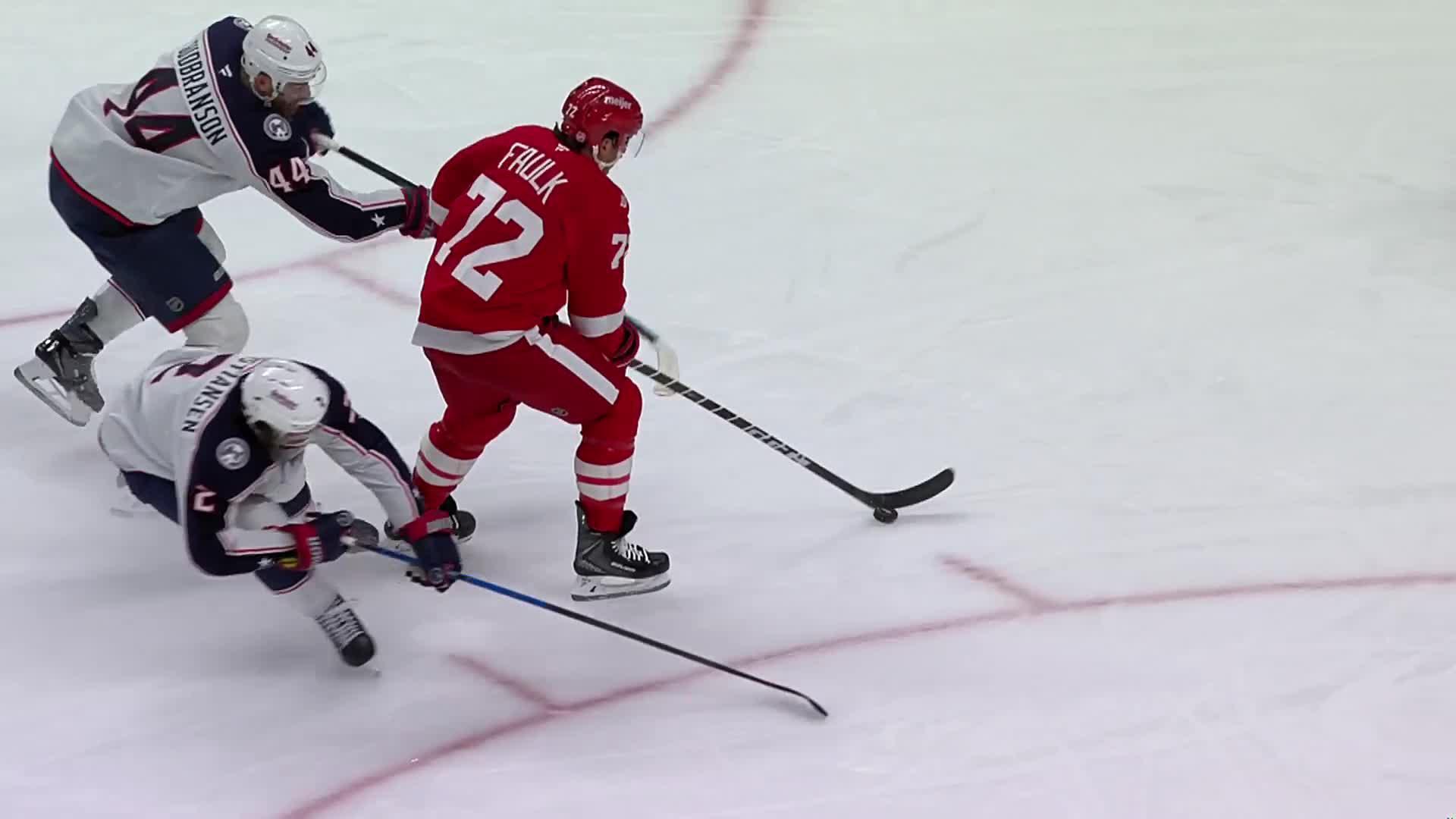 Red Wings’ Faulk splits defenders for goal vs. Blue Jackets