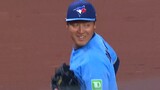 Blue Jays’ Okamoto turns slick double play after snagging scorching liner