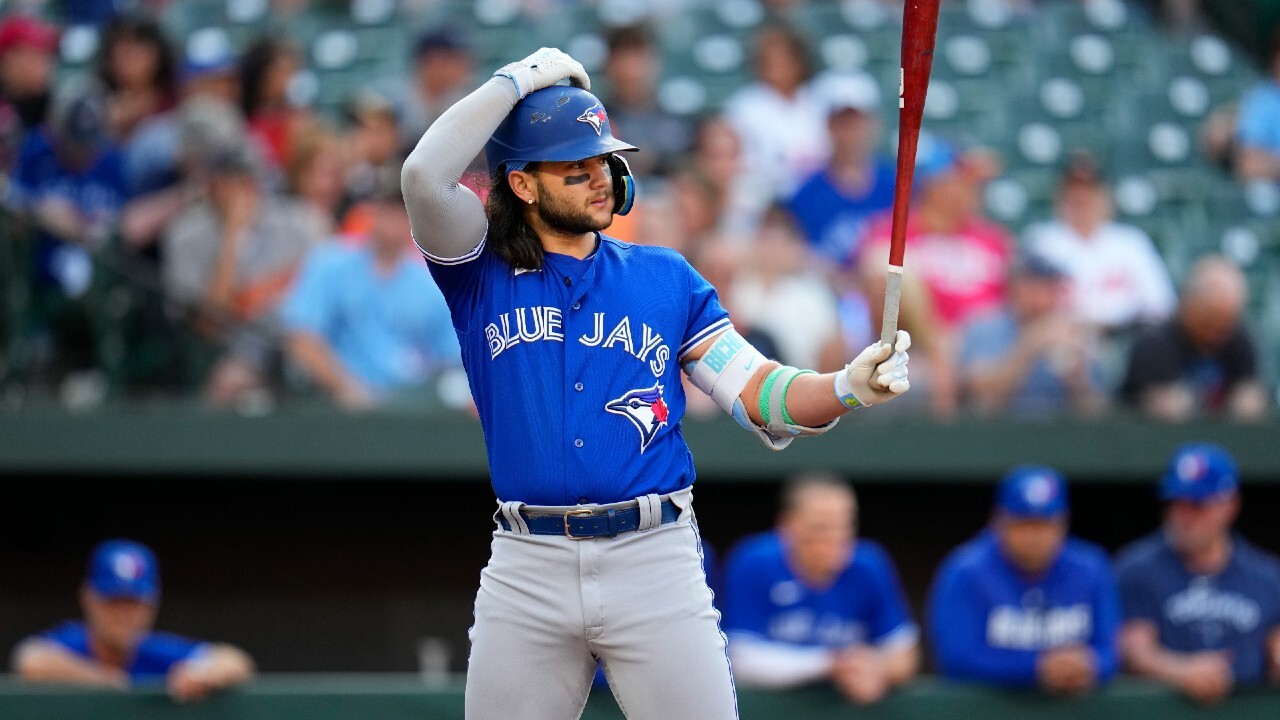 Why the Blue Jays need to be cautious with Bichette's patellar